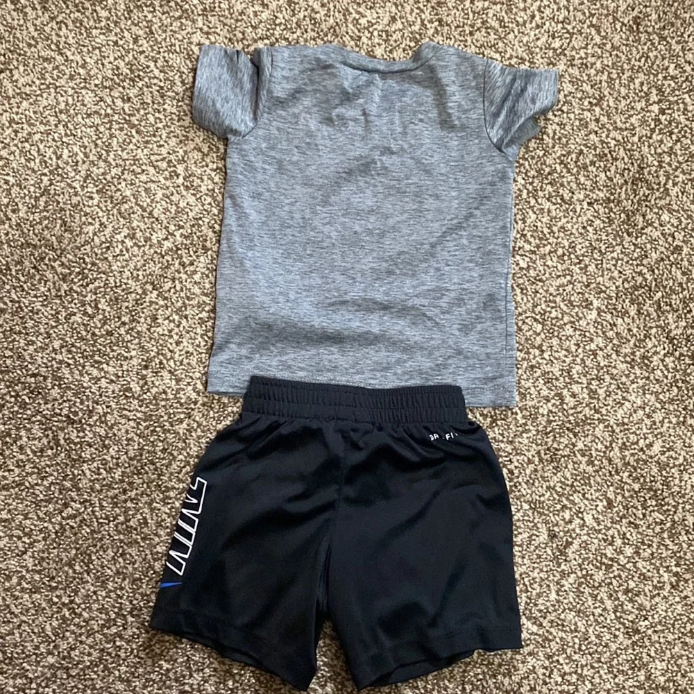 Toddler Nike Dri-fit short/shirt outfit - Picture 2 of 3